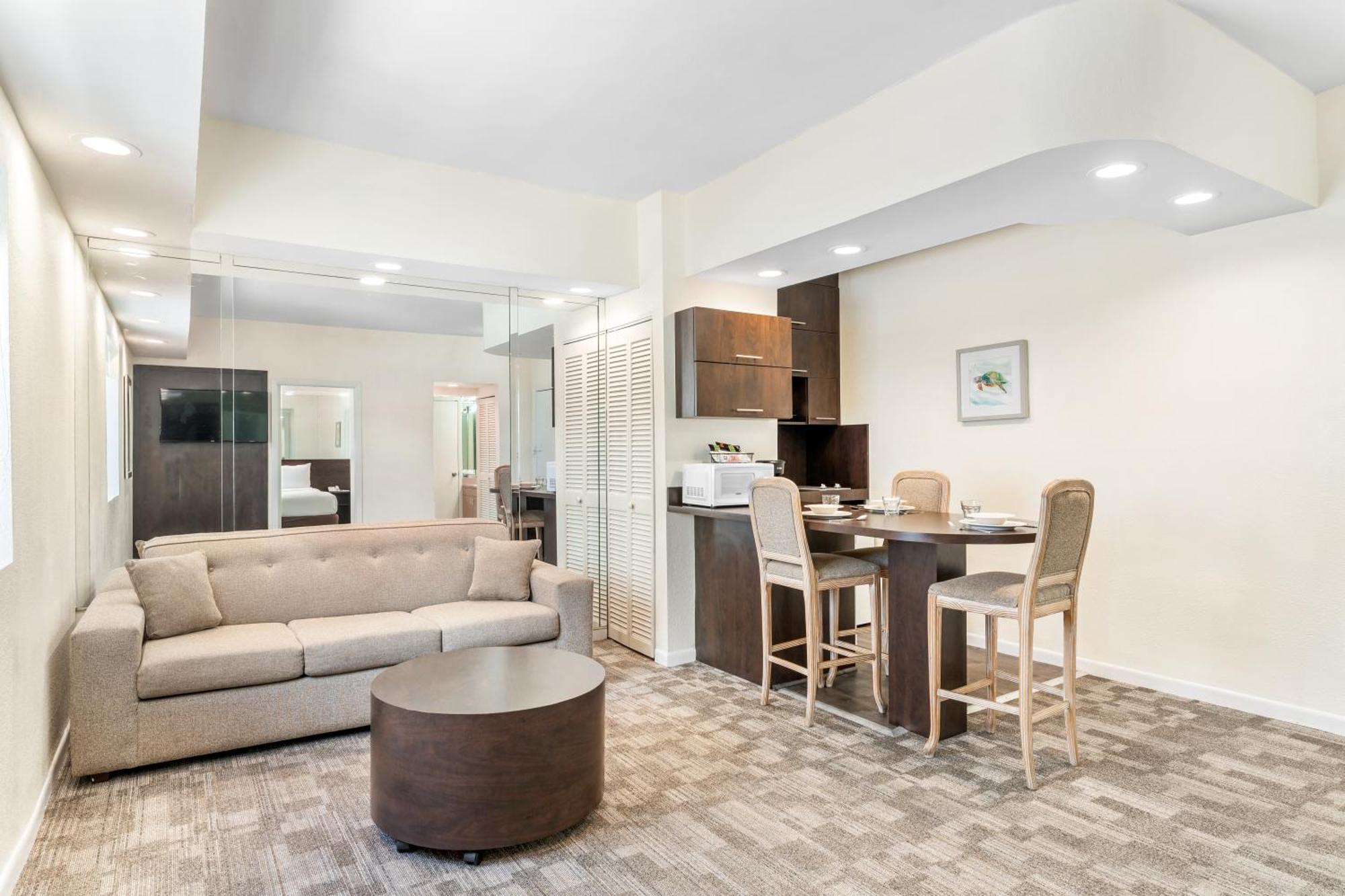 Hotel Crystal Miami Oceanfront 3*